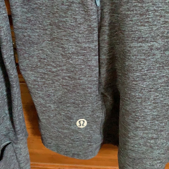 EUC Lululemon Top - Picture 3 of 4